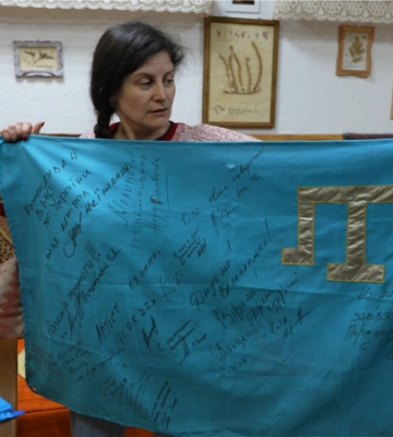 «Символ солідарності кримських татар і українців». Історія бойового кримськотатарського прапора