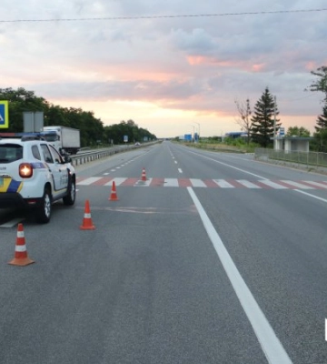 На Львівщині поліцейське авто збило підлітка на пішохідному переході. ДБР відкрило кримінальне провадження