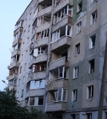 У Луцьку відновлення будинку після обстрілу може затягнутися: що там коїться
