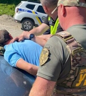 Переправлення призовника за $6 000: на Прикарпатті викрито організатора, - ДПСУ. ФОТОрепортаж