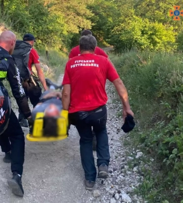 Прикарпатські рятувальники допомогли підлітку, який травмувався в горах, - ДСНС