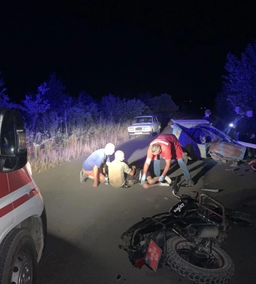 На Берегівщині мотоцикліст зіткнувся з причепом