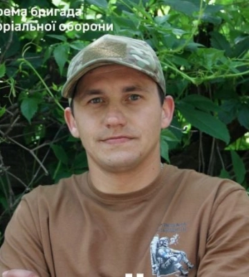 «Я докурил сигарету, взял рюкзак — и поехал воевать»: история бойца из Мелитополя с позывным «Мелкий» 