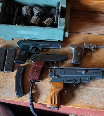 На Львівщині поліцейські затримали мешканця Київщини за збут зброї