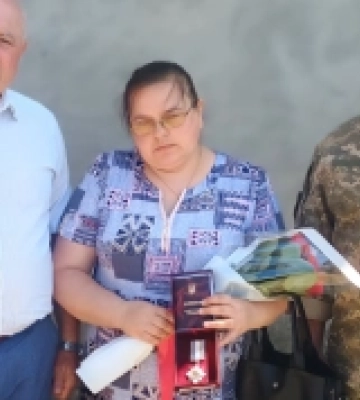 Матері загиблого захисника з Корця вручили орден «За мужність» ІІІ ступеня