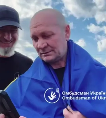 Звільнений з полону захисник зателефонував додому: щемливе відео