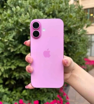 Міськрада на Вінничині замовила рожевенький iPhone за 39 тисяч гривень з бюджету
