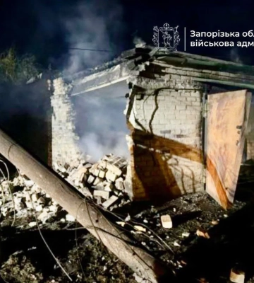 Атака дронів: у Запоріжжі спалахнули пожежі, пошкоджені підприємство та гаражі