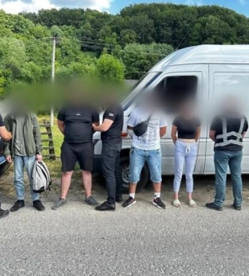 «Хлібне прикриття». На Закарпатті фургон із буханками став маршрутом до кордону