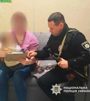 У Харкові домашній тиран побив дружину та вигнав ії з квартири разом з дитиною