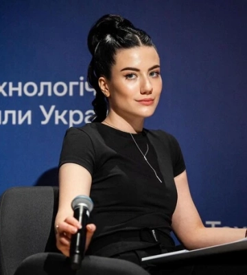 «Займаюся озброєнням і дронами». 24-річна керівниця оборонного об’єднання відреагувала на скандал