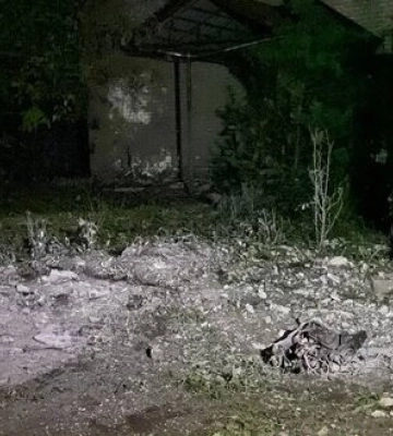 Не тільки лікарня та автівка: у Кременчуці під час нічної атаки постраждав торгівельний центр