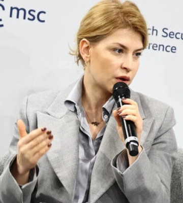ЗМІ: Мама Стефанішиної купила квартиру в Києві майже вчетверо дешевше, ніж на ринку