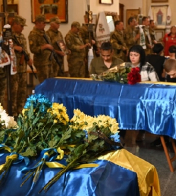 У Полтаві попрощались із чотирма військовими, які загинули під час захисту України
