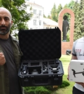 З Луцька військовим частинам передали квадрокоптери та сучасне обладнання