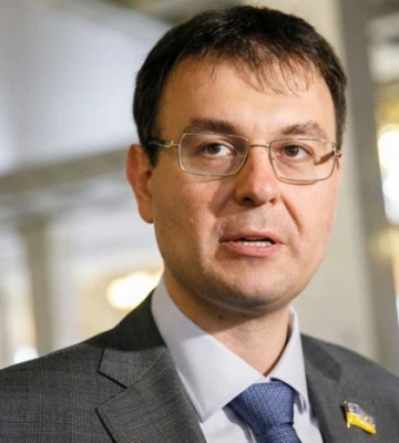 Гетманцев обіцяє прифронтовому бізнесу вирішити проблему страхування воєнних ризиків