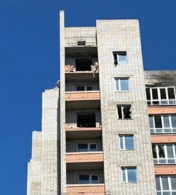 Окупанти били по Нікопольщині та Синельниківщині: пошкоджено багатоповерхівку, приватні будинки та аптеку. ФОТОрепортаж