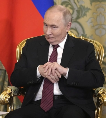 Россия перебрасывает войска: Путин по-своему готовится к встрече с Трампом