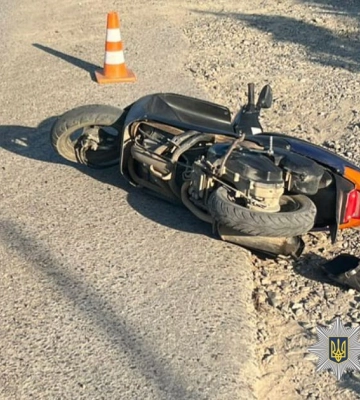На Буковині потрапив до лікарні водій скутера - поліція розпочала розслідування