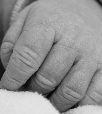 Жінка з Одеси звинуватила медиків у смерті її немовляти: що кажуть лікарі
