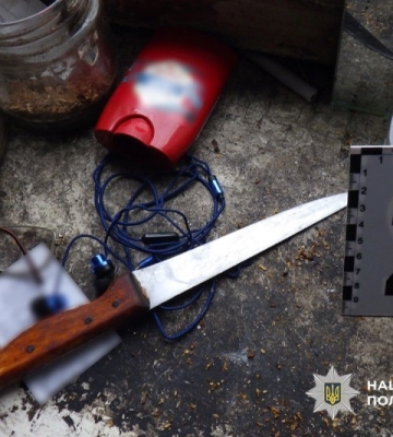 У Чернівцях судитимуть 54-річного чоловіка, який ножем вдарив сусіда у живіт, - поліція