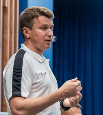 Відбулася перша пресконференція нового головного тренера житомирського ФК "Полісся" Руслана Ротаня