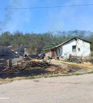 Миколаївщина у вогні: за добу 47 пожеж, горіли поля та будинки