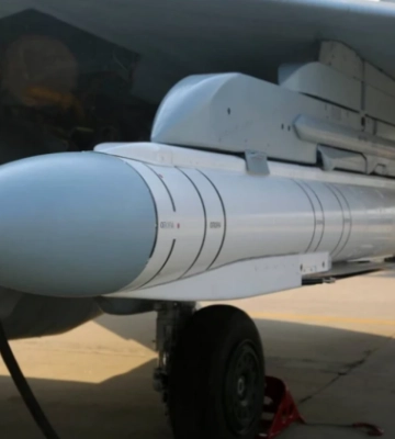 Росіяни атакували Дніпро новітньою бомбою-ракетою «Гром-1» — що про неї відомо