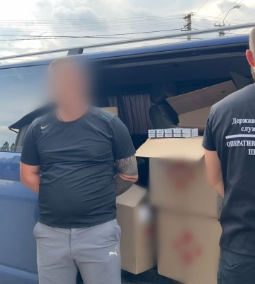 На Закарпатті прикордонники викрили канал збуту контрафактних сигарет