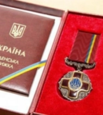 До Дня Конституції України президент відзначив шестеро херсонців державними нагородами