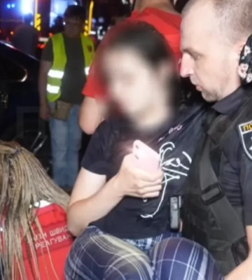 Полиция обнародовала видео с места удара по жилому дому в Одессе