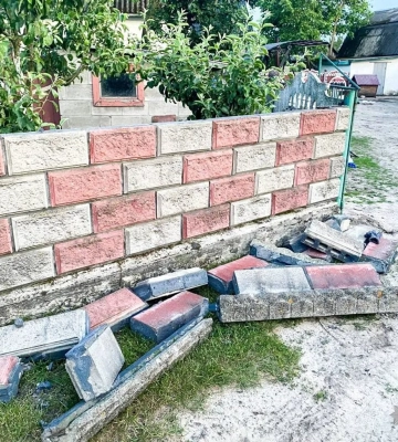 На Рівненщині бетонний паркан убив чотирирічного хлопчика