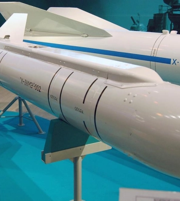 Росіяни атакували Дніпро експериментальним КАБом «Гром-1»: його збили за містом