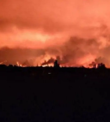 Внаслідок комбінованої атаки ворога на Полтавщині на одному з підприємств спалахнула пожежа