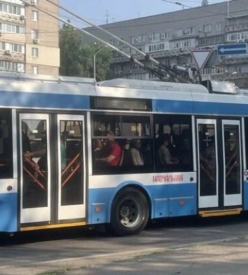 "Вихідний" для тролейбусів та відкриття руху автобусів: у Дніпрі нові транспортні зміни