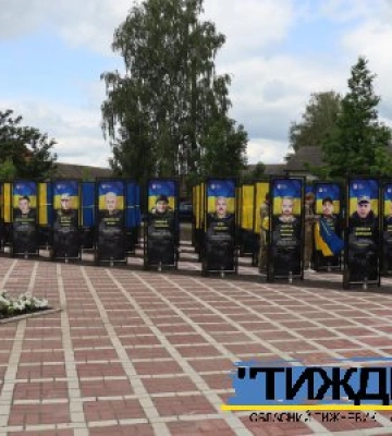 На оновленій Алеї Слави в Тростянці увічнили пам`ять 85 Героїв російсько-української війни На оновленій Алеї Слави в Тростянці увічнили пам`ять 85 Героїв російсько-української війни