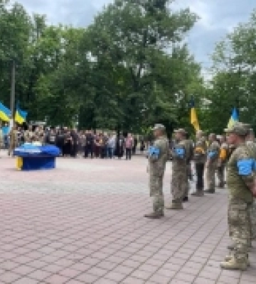 Олександрівська громада попрощалася з загиблим воїном-земляком. ФОТО