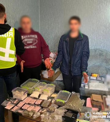 У Києві судитимуть зловмисників, які активно торгували наркотиками через месенджер. ФОТО