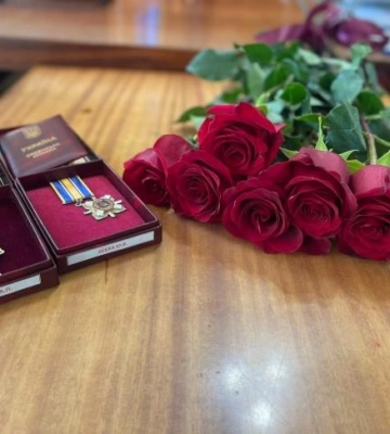 У двох громадах на Рівненщині рідним передали посмертні нагороди бійців