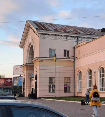 Війська рф вночі атакували залізничний вокзал у Полтаві