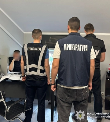 На Львівщині поліція та СБУ затримали депутата сільради за підозрою у хабарництві. ФОТО