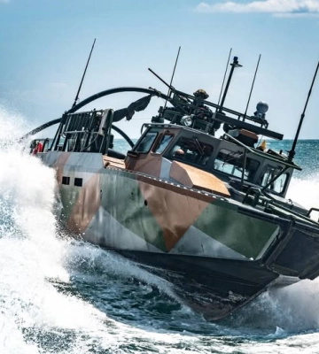 На Одещині військові моряки врятували цивільних людей