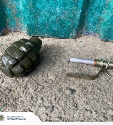 У Харкові повідомлено про підозру дебоширу, який вимахував гранатою у торгівельному центрі