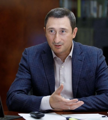 Жена и сын уехали: семья министра Чернышова покинула Украину, – СМИ