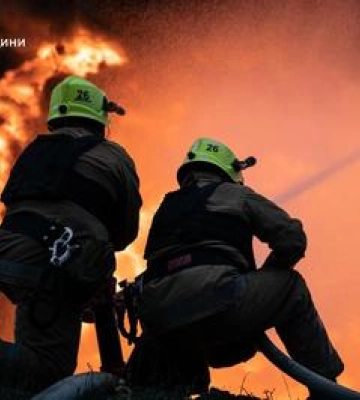 ДСНС завершили ліквідацію наслідків ворожої атаки на Кременчук ФОТО