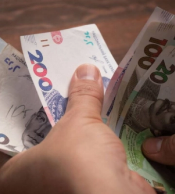Соцдопомога по 4500 грн на людину: як сім'ям отримати гроші в серпні