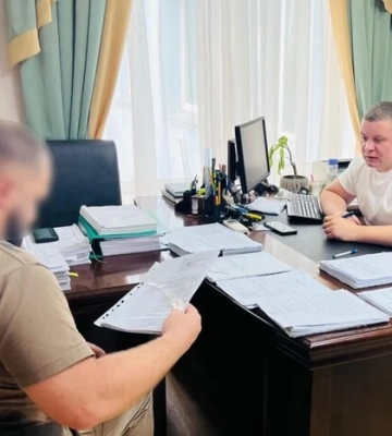 Незаконно зняли арешт з майна боржника. Працівники виконавчої служби Києва постануть перед судом