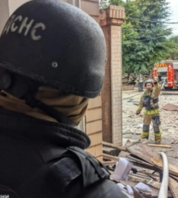 Спасатели показали последствия атаки на Кривой Рог