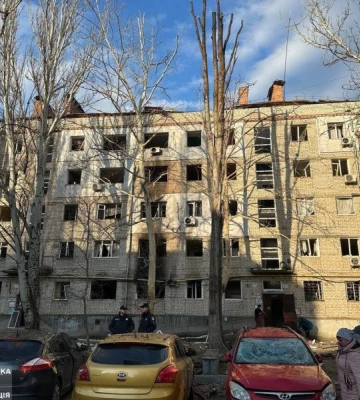 У Миколаєві через нічний удар пошкоджено житлові будинки, — мер Сєнкевич У Миколаєві через нічний удар пошкоджено житлові будинки, — мер Сєнкевич