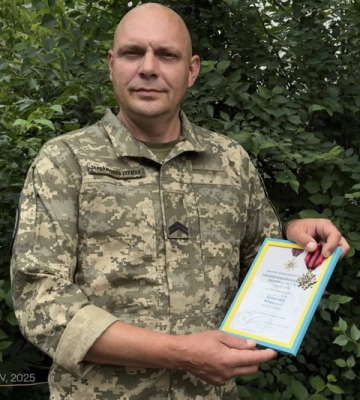 Відзнакою «Золотий хрест» нагородили військового з Кіровоградщини 